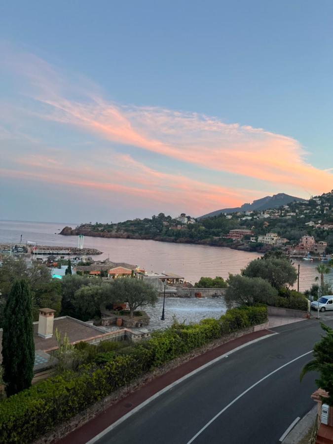 Appartement Avec Vue Mer Et Piscine Théoule-sur-Mer Екстериор снимка
